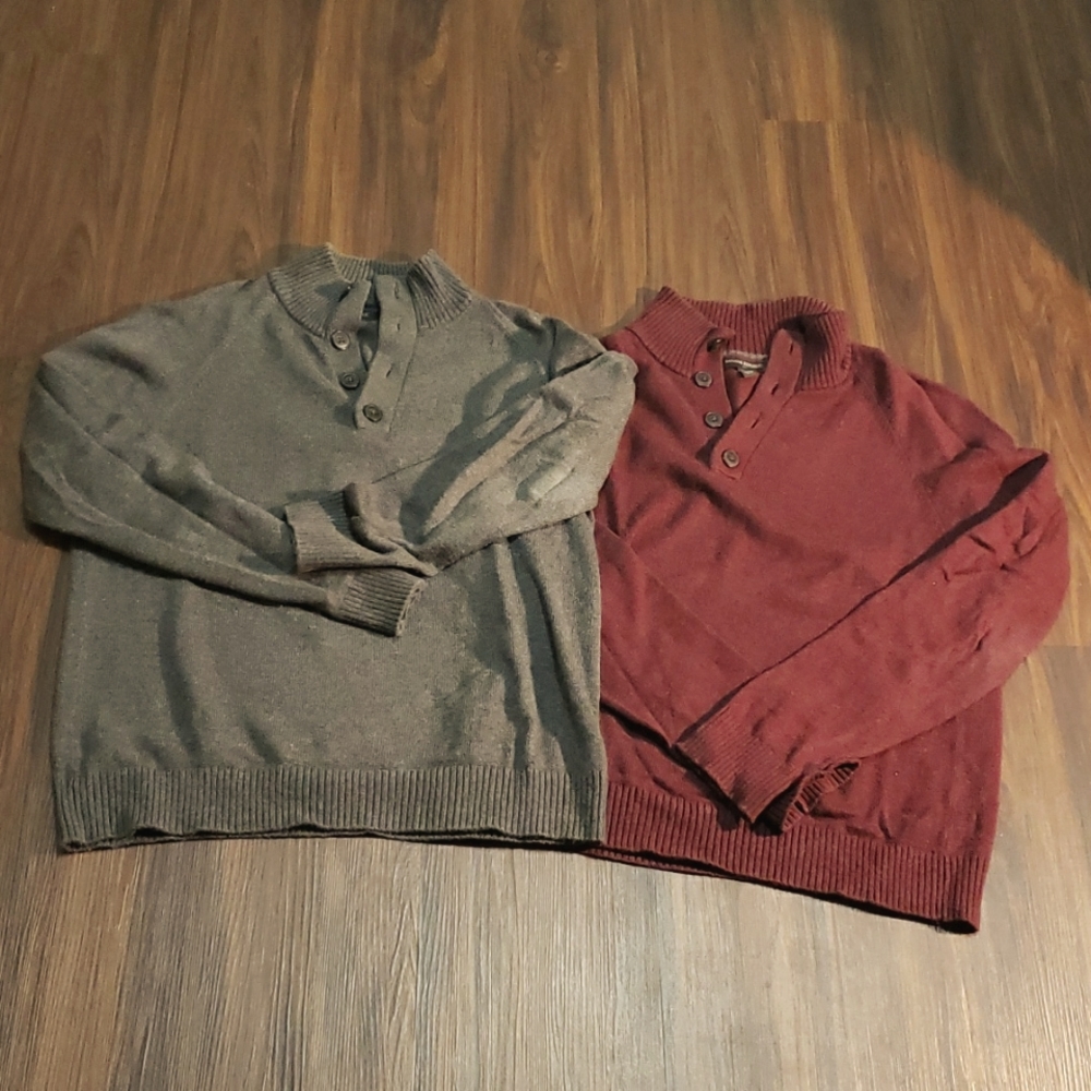 Banana Republic Factory Mens Sweater- Gently Worn